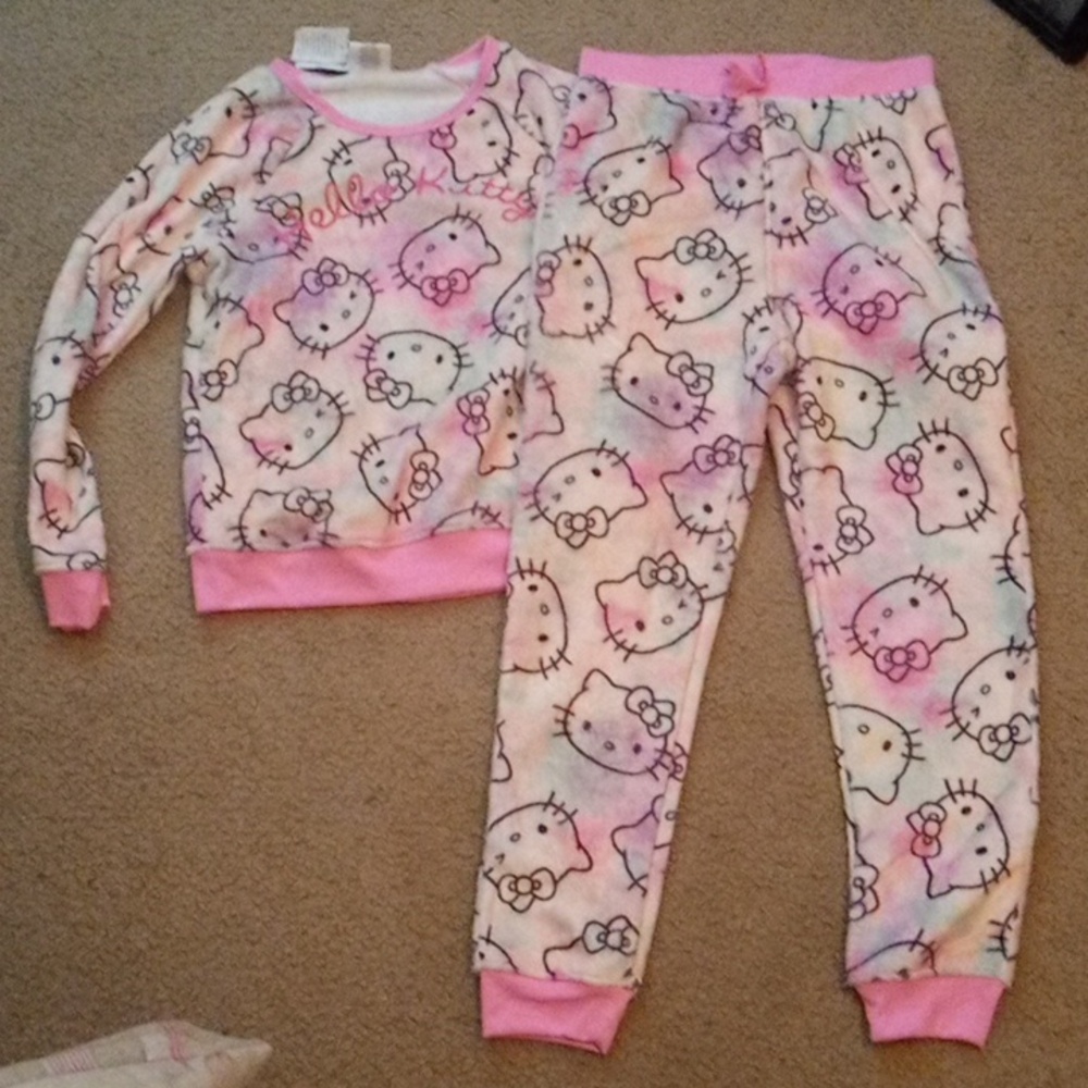 Hello Kitty Girls Pajamas NWT